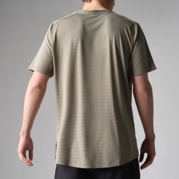 RHONE SWIFT SHORT SLEEVE 2.0 - Picture 2 of 12